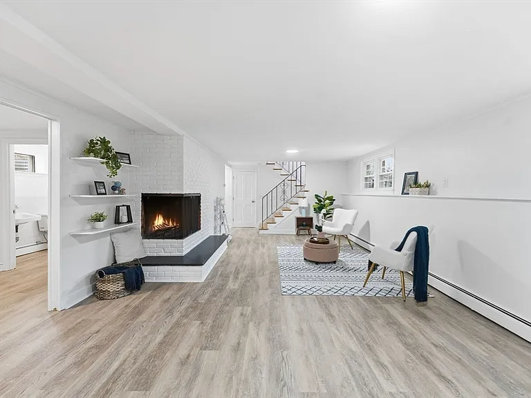 38 Juniper Ln — Photo 2