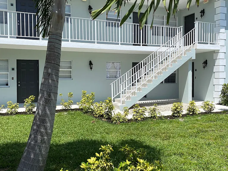 Del Rio Apartment Homes — Photo 13