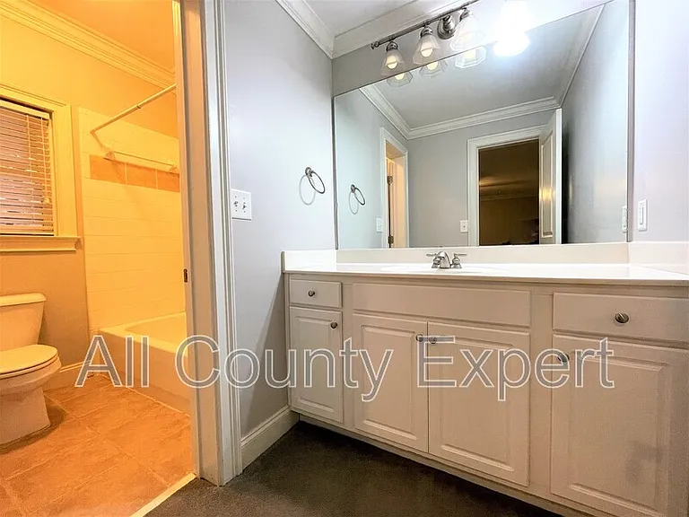 895 Lenox Ct NE — Photo 25