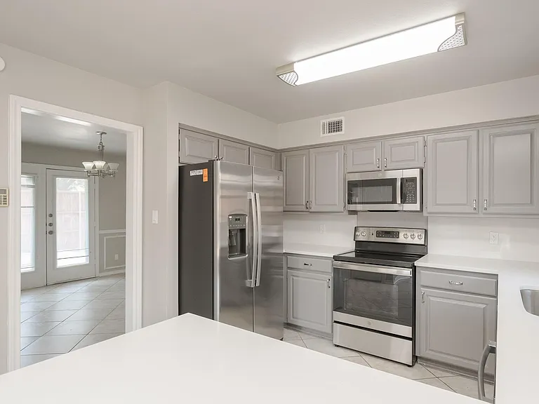 532 Lake Forest Dr — Photo 16