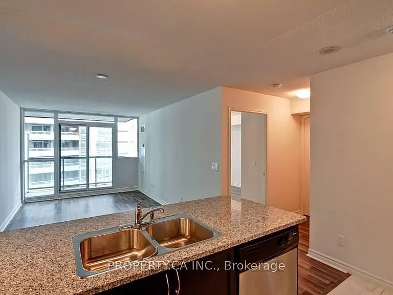 25 Lower Simcoe St #803 — Photo 21