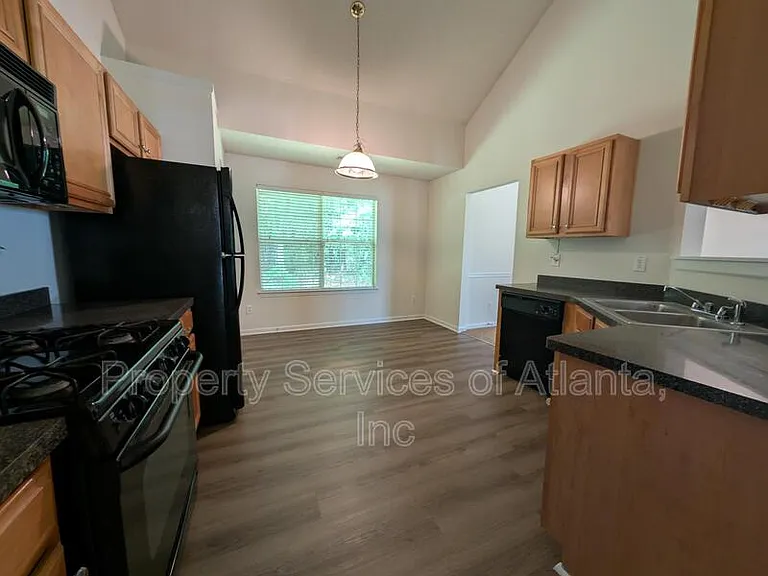 2047 Mulberry Ln — Photo 12