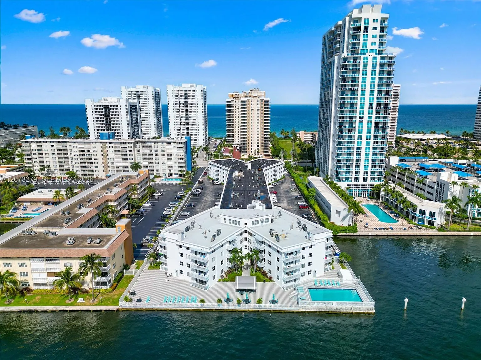1913 S Ocean Dr — Photo 1