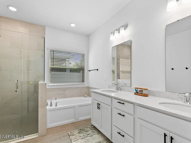9719 Giada Dr — Photo 25