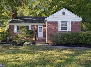 7105 Eastman Dr, Falls Church, VA 22043