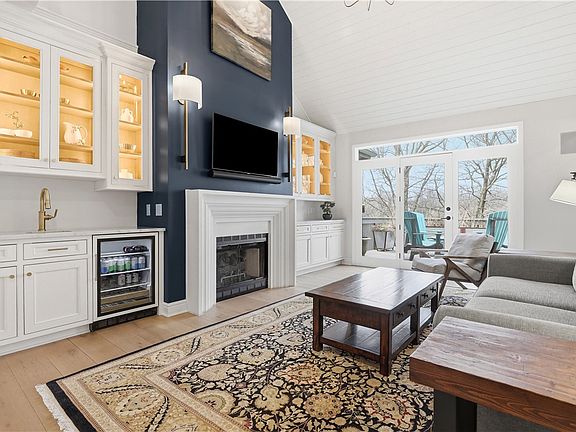 3rd image of 312 Sewickley Ridge Dr