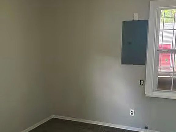 3rd image of 621 W 67th St