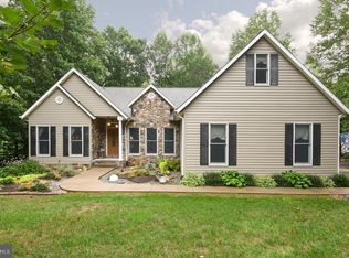 3325 Riverbend Ct, Bumpass, VA 23024