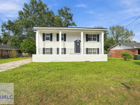 645 Parker Dr, Hinesville, GA 31313