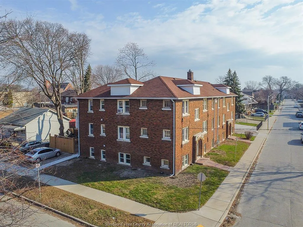 Building Photo - 706 Elliott St E #5A