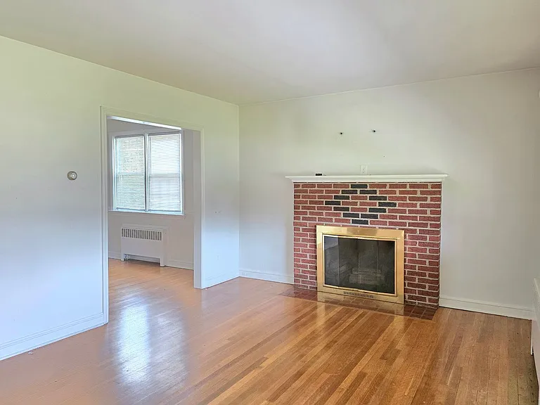 5 Imperial Dr — Photo 3
