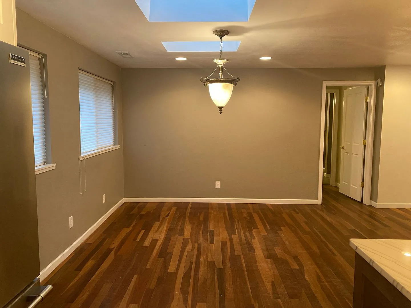 Cute & Cozy 2 bedroom, 2 bath house in Ashland — Photo 3