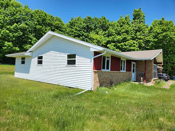 3rd image of 393 Maple Ln