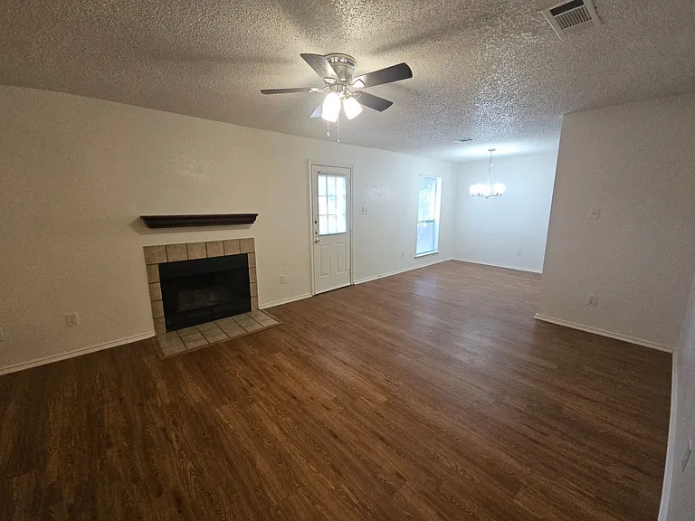 7614 April Ct — Photo 5