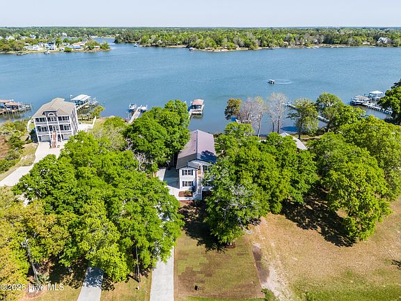 4th image of 725 Chadwick Shores Drive