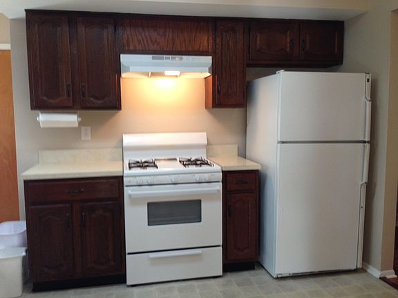 5th image of 419 Emma Dr