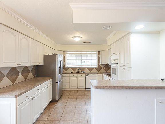 4th image of 2007 S Rayburn Ct