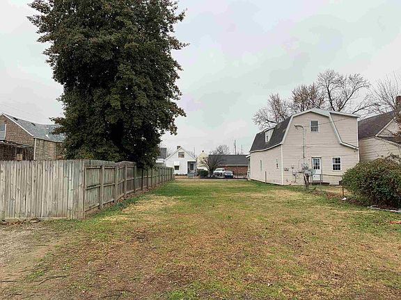 4th image of 207 E Virginia St