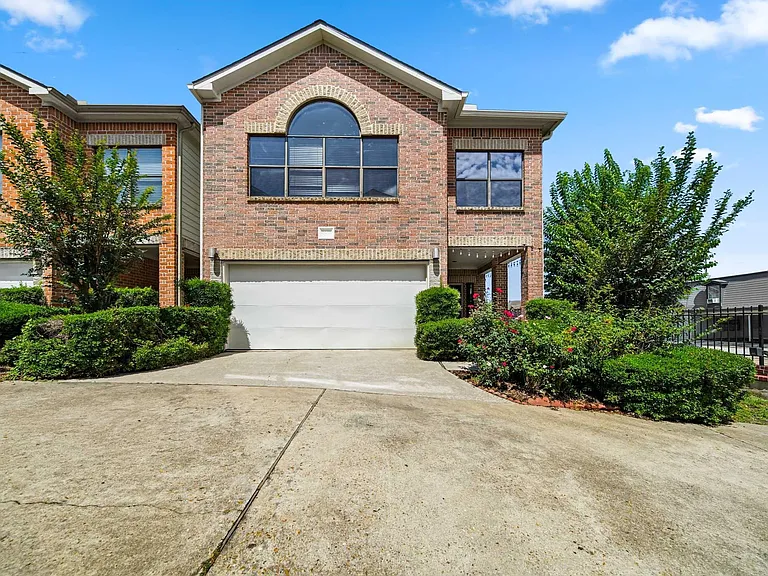 9802 Cynthia Ann Ct — Photo 1