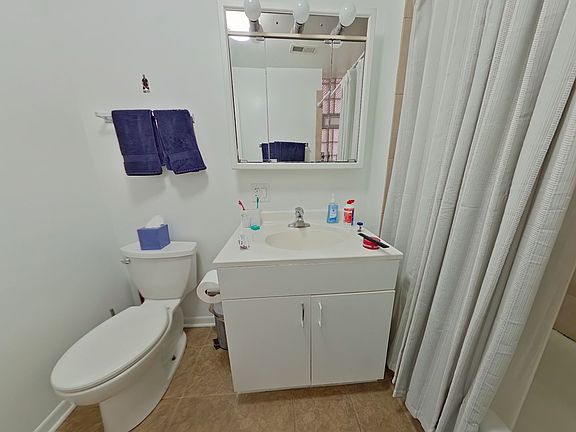 4th image of 702 W Barry Ave #704-3B