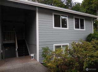 2949 SE Mile Hill Dr APT C8, Pt Orchard, WA