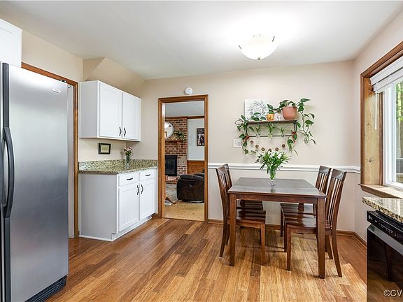 4th image of 9141 Chatham Grove Ln