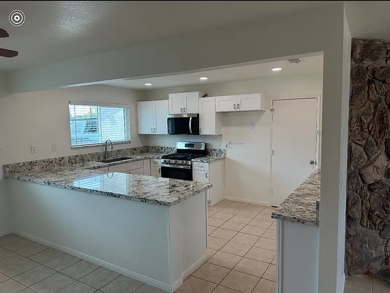 8627 9th Ave — Photo 3