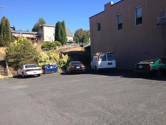 5th image of 222 N 1st St