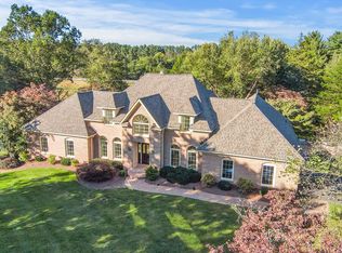 10928 Woodland Falls Dr, Great Falls, VA 22066