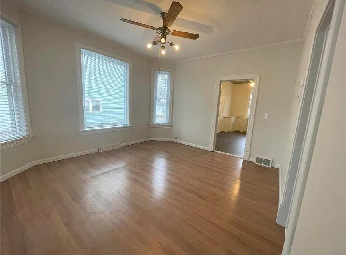 2 bed, 1300 sqft, $1,650 — Photo 2