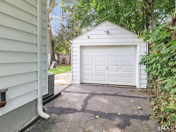 4th image of 40 Highview Avenue