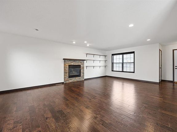 5th image of 1505 Rock Island Dr