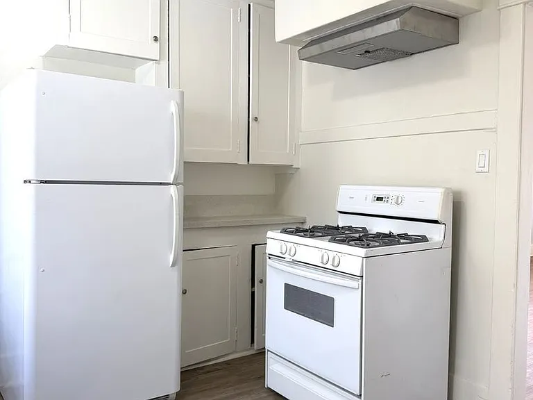 1530 & 1532 S Gaffey St — Photo 10