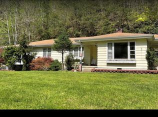 4 McKinley Webb Dr, East Point, KY 41216