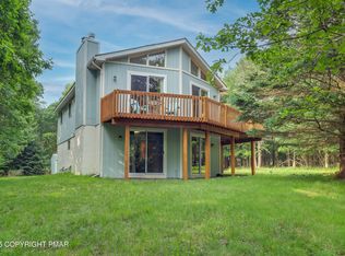 141 Caedman Dr, Albrightsville, PA 18210