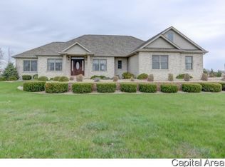 995 Fraase Rd, New Berlin, IL 62670