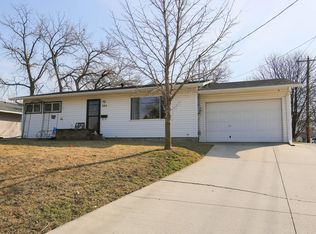 305 8th St, Nevada, IA 50201