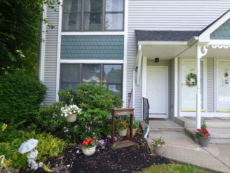 1st image of 92 HERITAGE LN