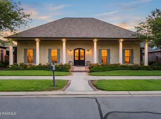 215 S Montauban Dr, Lafayette, LA 70507