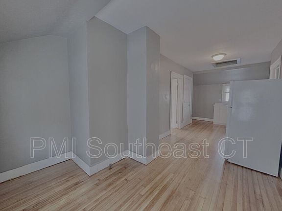 4th image of 50 Montauk Ave APT 2