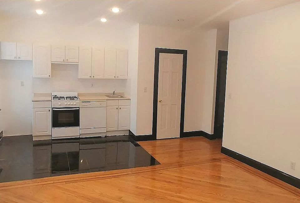 1st image of 73 W 11th St #4R