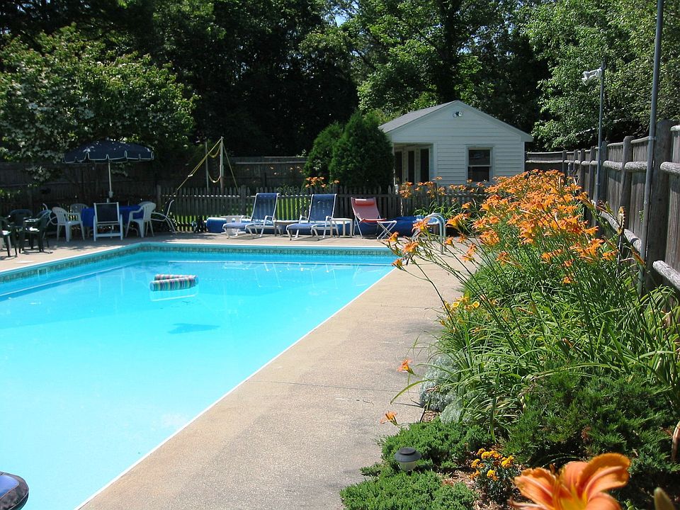 10 Gregory Ln, Wayland, MA 01778 Zillow