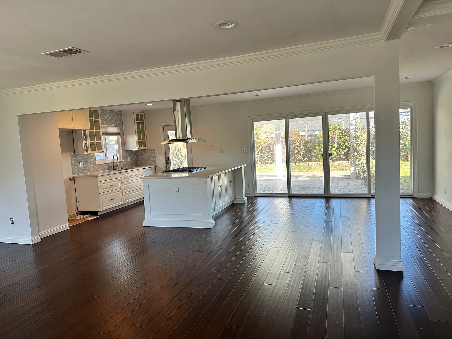 664 W Wilson St — Photo 4