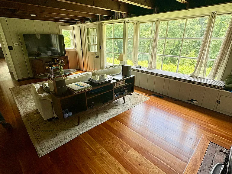 57 Warren Hill Rd — Photo 10