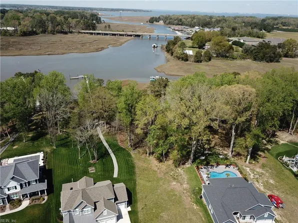 L195 Raintree Cir, Suffolk, VA 23435