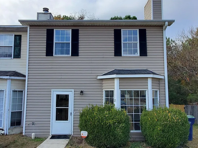 1617 King James Dr — Photo 1