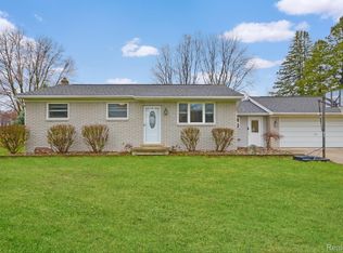 67667 Place Rd, Lenox, MI 48050