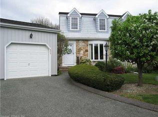 608 Jamestown Rd, Stratford, CT 06614