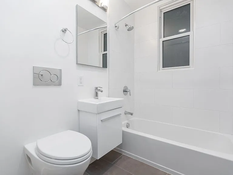 2222 Leavenworth St — Photo 19