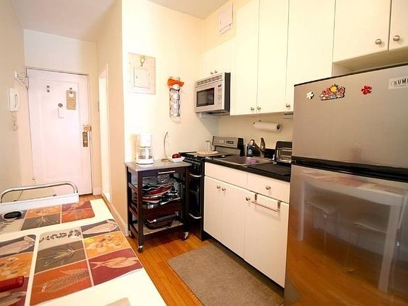 5th image of 312 W 23rd St #2MM